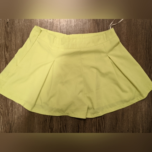 Neon Yellow-Green Now Shorts Women Size UK 10 (US6) Emma In the World - Picture 3 of 4